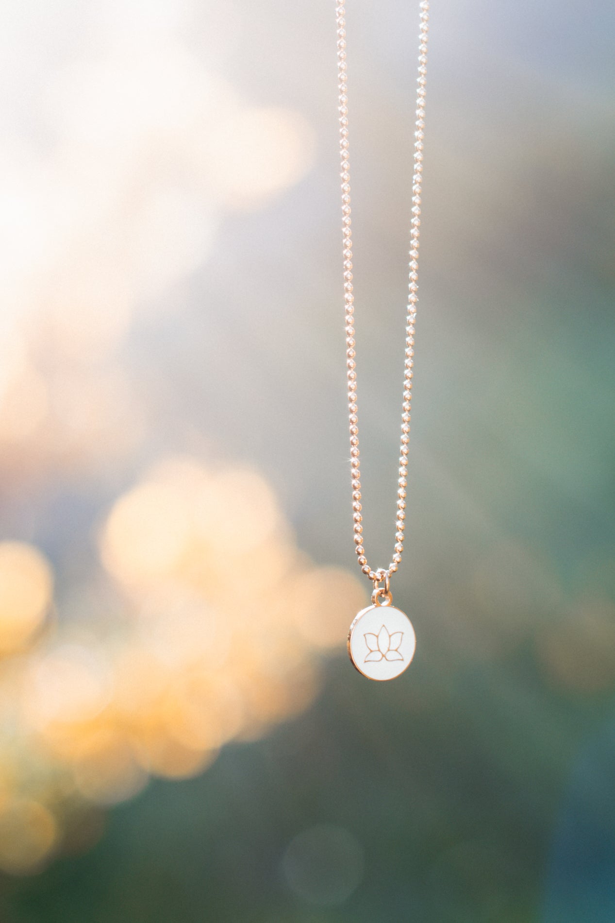 Collana White lotus