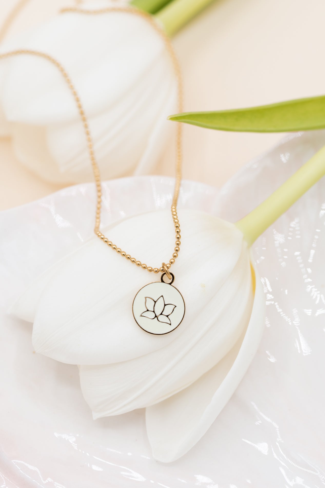 Collana White lotus