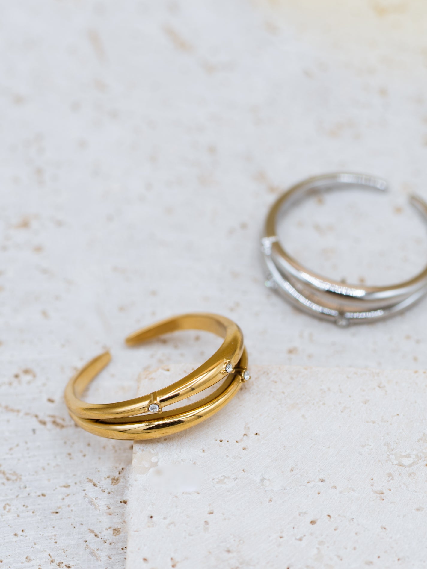 Anello fascia zirconi